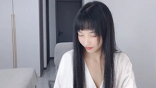 Snapshot of Lisa-3333 chatting on 10/13/25, 02:17 Lisa-3333 online show from 10/13/25, 02:17