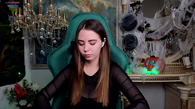 Snapshot of IvoryWood_ chatting on 11/10/25, 04:17 IvoryWood online show from 11/10/25, 04:17