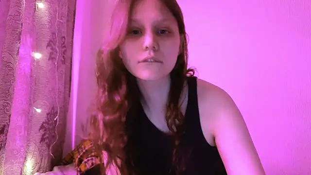 Snapshot of Lunliss chatting on 03/27/26, 09:03 Lunliss online show from 03/27/26, 09:03