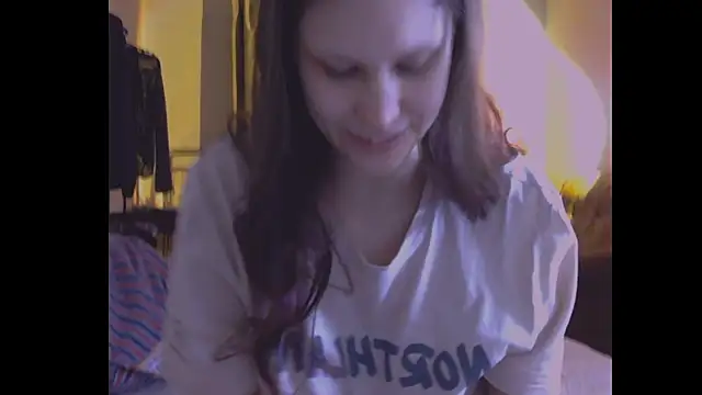 Snapshot of Lunliss chatting on 07/23/26, 11:57 Lunliss online show from 07/23/26, 11:57