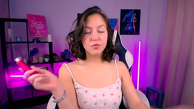 Snapshot of CindySparkl chatting on 10/20/25, 05:19 CindySparkl online show from 10/20/25, 05:19