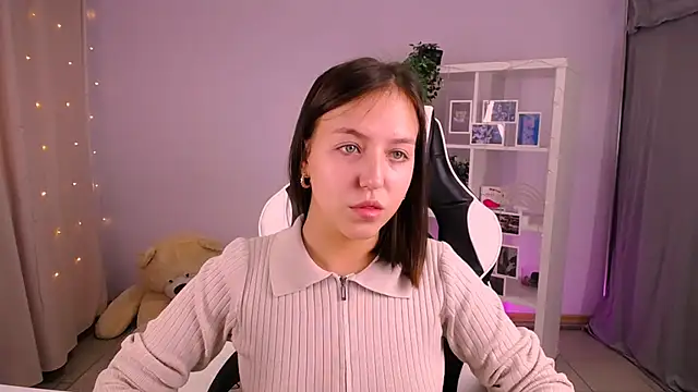 Snapshot of CindySparkl chatting on 10/21/25, 03:51 CindySparkl online show from 10/21/25, 03:51