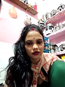 Snapshot of Cut_ragni chatting on 11/25/25, 04:40 Cut ragni online show from 11/25/25, 04:40
