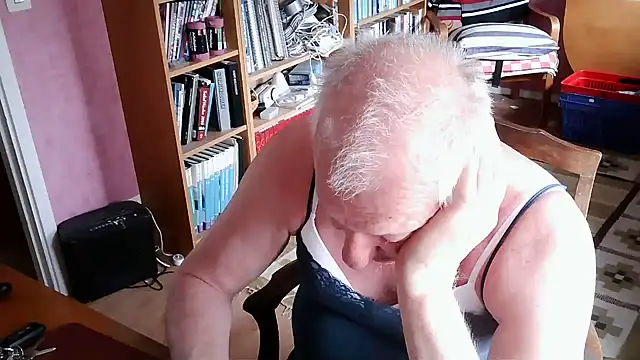 Snapshot of Solek56 chatting on 03/19/26, 10:30 Solek56 online show from 03/19/26, 10:30