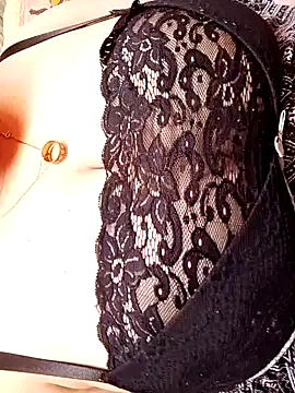 Snapshot of Hnonasix89 chatting on 05/01/26, 11:04 Hnonasix89 online show from 05/01/26, 11:04