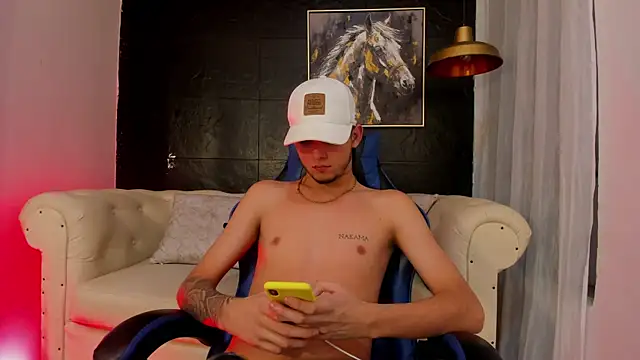 Snapshot of Mathewboy1 chatting on 10/04/25, 11:08 Mathewboy1 online show from 10/04/25, 11:08