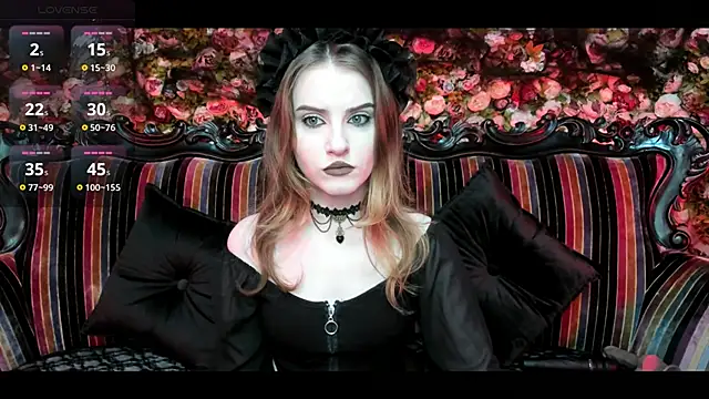 Snapshot of EllieMori chatting on 10/26/25, 08:26 EllieMori online show from 10/26/25, 08:26