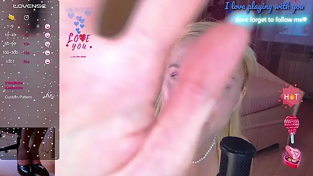 LiSinDoll online show from 10/17/25, 06:38