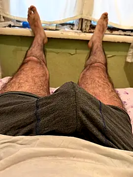 Snapshot of Cruel00 chatting on 11/28/25, 11:46 Cruel00 online show from 11/28/25, 11:46