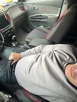 Snapshot of Cruel00 chatting on 11/30/25, 10:19 Cruel00 online show from 11/30/25, 10:19