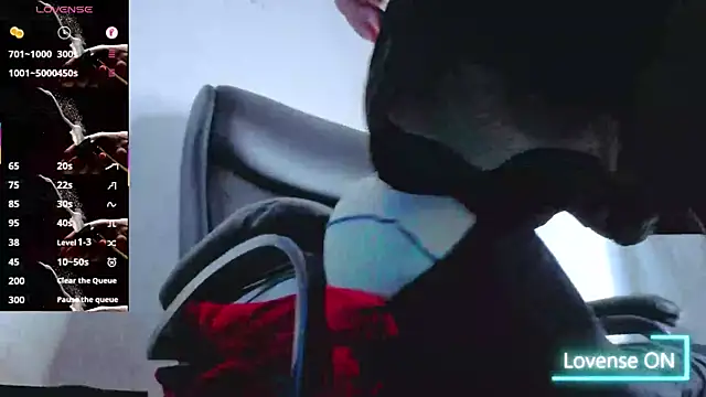 Ernesto-Rodriguez82 online show from 12/13/25, 08:47