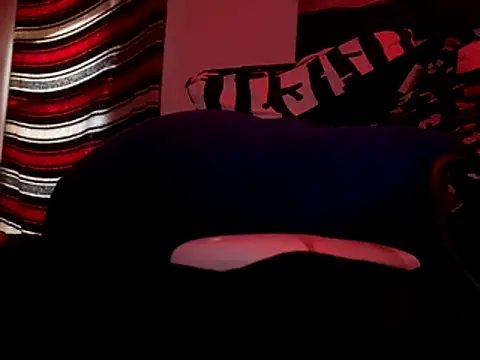 Snapshot of Taydagr8 chatting on 11/18/25, 03:16 Taydagr8 online show from 11/18/25, 03:16