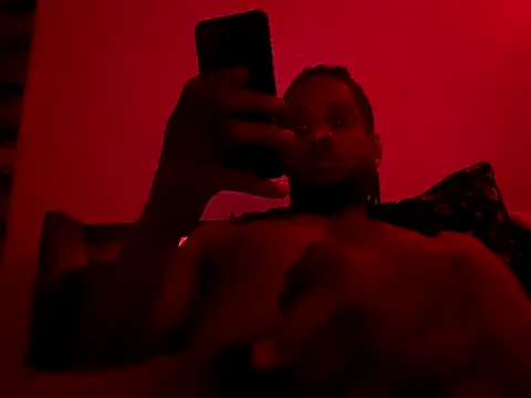 Snapshot of Taydagr8 chatting on 11/22/25, 12:04 Taydagr8 online show from 11/22/25, 12:04