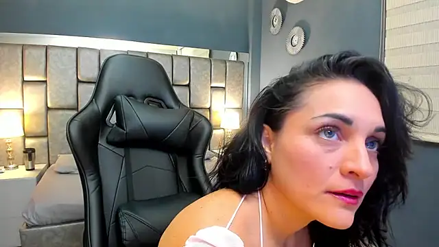 Cata Joness online show from 10/06/25, 10:40