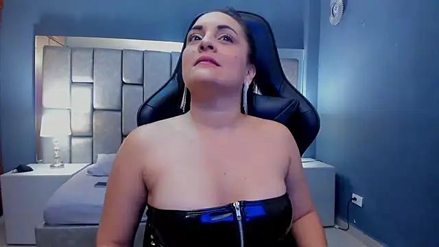 Cata Joness online show from 10/23/25, 05:18