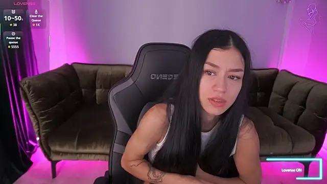 Snapshot of FataleNellie chatting on 09/18/25, 06:04 FataleNellie online show from 09/18/25, 06:04