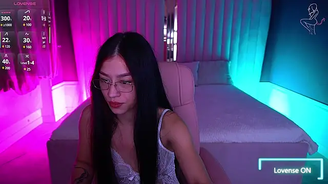 Snapshot of FataleNellie chatting on 11/14/25, 10:07 FataleNellie online show from 11/14/25, 10:07