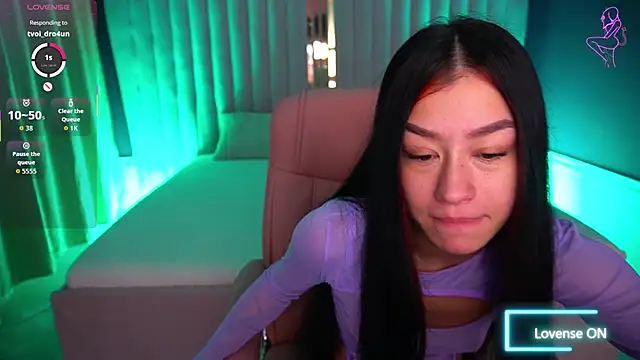 Snapshot of FataleNellie chatting on 11/21/25, 09:57 FataleNellie online show from 11/21/25, 09:57