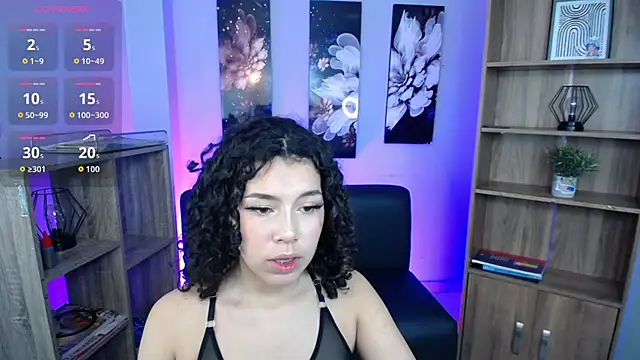 Snapshot of roseefancy chatting on 09/13/25, 10:48 roseefancy online show from 09/13/25, 10:48