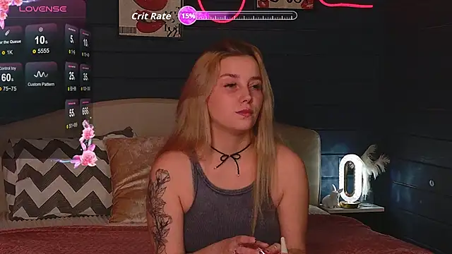 Snapshot of Crystal_Jull chatting on 11/06/25, 04:41 Crystal Jull online show from 11/06/25, 04:41