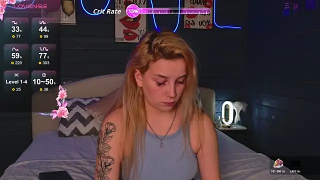 Snapshot of Crystal_Jull chatting on 11/10/25, 04:17 Crystal Jull online show from 11/10/25, 04:17