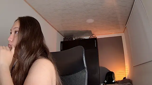 Snapshot of Violet_moon24 chatting on 09/23/25, 11:02 Violet moon24 online show from 09/23/25, 11:02