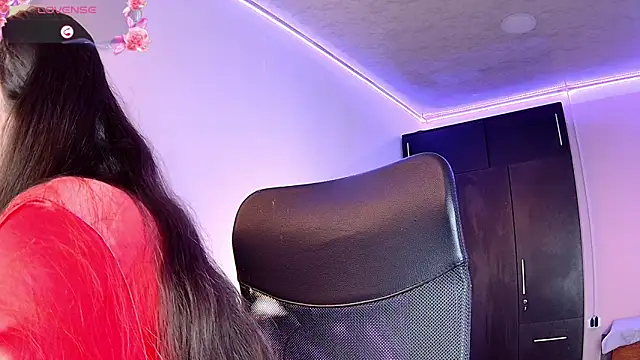 Snapshot of Violet_moon24 chatting on 10/08/25, 11:08 Violet moon24 online show from 10/08/25, 11:08