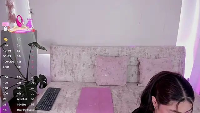 missweetpeach online show from 06/25/26, 09:30
