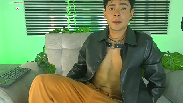 CamiiGuzmanX online show from 06/18/26, 09:30
