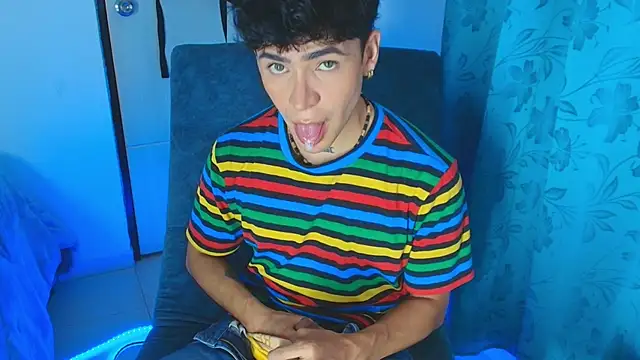 CamiiGuzmanX online show from 06/22/26, 09:34