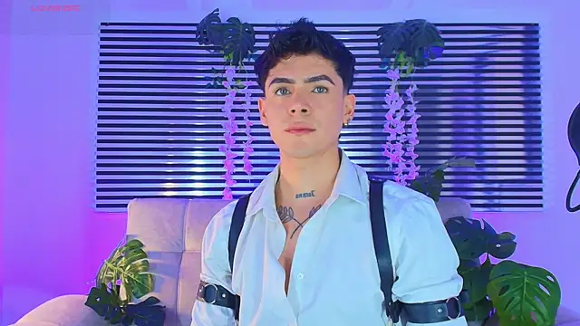 CamiiGuzmanX online show from 06/25/26, 08:24