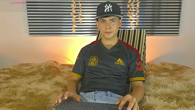 CamiiGuzmanX online show from 07/29/26, 08:51