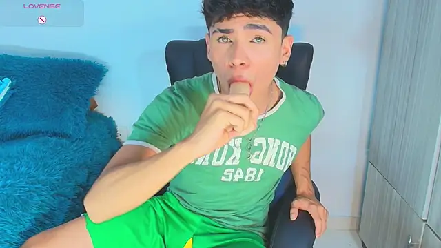 CamiiGuzmanX online show from 07/30/26, 07:35