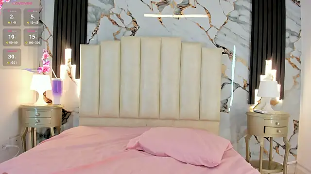 Snapshot of larakrouf chatting on 10/25/25, 07:41 larakrouf online show from 10/25/25, 07:41