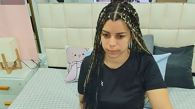 Snapshot of gisell_gomez chatting on 11/26/25, 01:12 gisell gomez online show from 11/26/25, 01:12