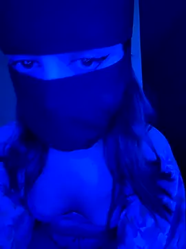 Snapshot of Elina-Marina chatting on 10/05/25, 09:13 Elina-Marina online show from 10/05/25, 09:13