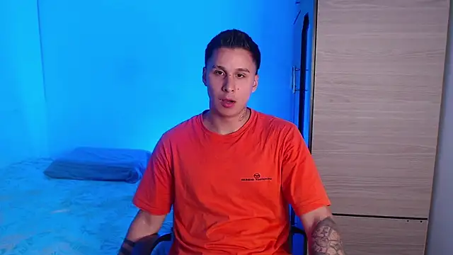 valentinosex1 online show from 09/23/25, 12:13