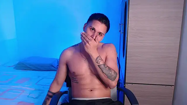 Snapshot of valentinosex1 chatting on 10/14/25, 09:15 valentinosex1 online show from 10/14/25, 09:15