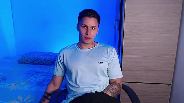 Snapshot of valentinosex1 chatting on 11/09/25, 09:46 valentinosex1 online show from 11/09/25, 09:46