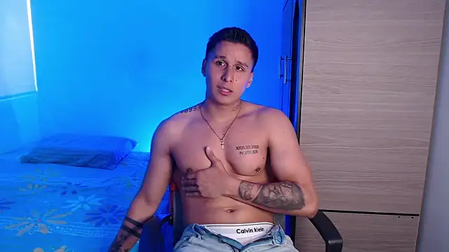 Snapshot of valentinosex1 chatting on 11/11/25, 08:31 valentinosex1 online show from 11/11/25, 08:31