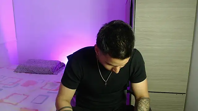 Snapshot of valentinosex1 chatting on 11/25/25, 09:26 valentinosex1 online show from 11/25/25, 09:26