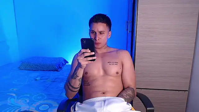 Snapshot of valentinosex1 chatting on 11/30/25, 10:36 valentinosex1 online show from 11/30/25, 10:36