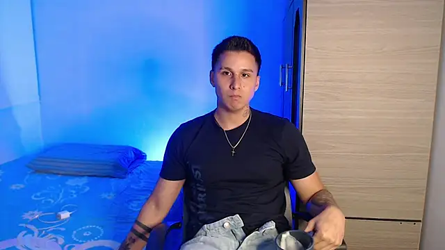 Snapshot of valentinosex1 chatting on 12/02/25, 09:54 valentinosex1 online show from 12/02/25, 09:54