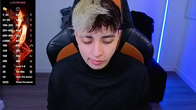 Snapshot of imlaiaaa chatting on 10/30/25, 04:03 imlaiaaa online show from 10/30/25, 04:03