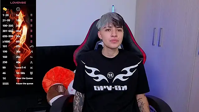 Snapshot of imlaiaaa chatting on 12/01/25, 10:15 imlaiaaa online show from 12/01/25, 10:15