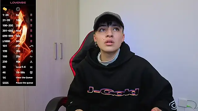 Snapshot of imlaiaaa chatting on 12/16/25, 12:59 imlaiaaa online show from 12/16/25, 12:59