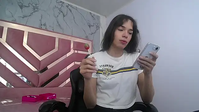 Snapshot of Mia_swift_ch chatting on 11/07/25, 02:22 Mia swift ch online show from 11/07/25, 02:22