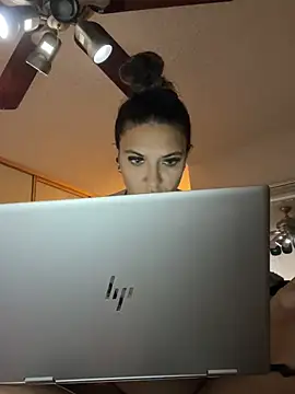 Snapshot of Chicagobabe chatting on 04/15/26, 06:42 Chicagobabe online show from 04/15/26, 06:42