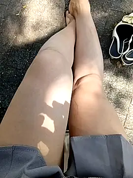 Snapshot of Jessical--Li chatting on 10/05/25, 04:55 Jessical--Li online show from 10/05/25, 04:55