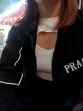 Snapshot of Jessical--Li chatting on 10/23/25, 03:28 Jessical--Li online show from 10/23/25, 03:28